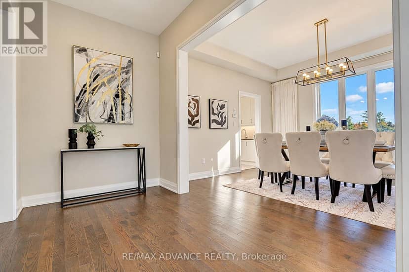 15 Kenneth Campbell Court, Aurora, photo 7