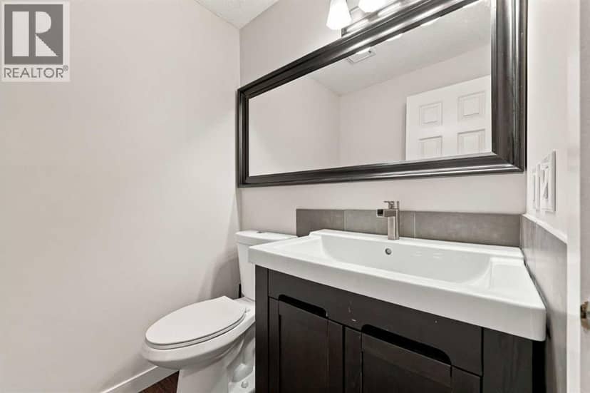 36, 28 Berwick Crescent NW — photo 12 of 35