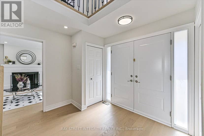 1225 Winterbourne Drive, Oakville, photo 4