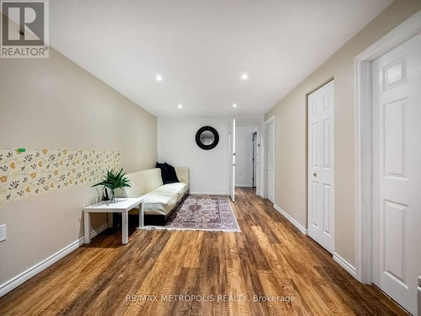 144 All Saints Crescent — photo 38 of 39