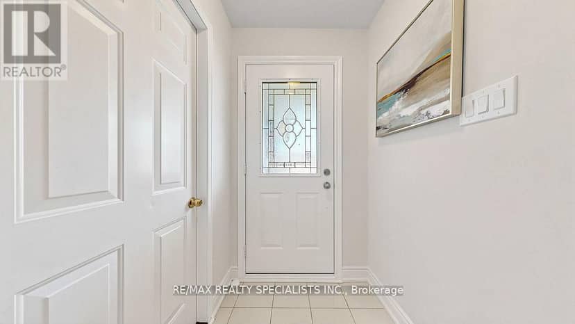 59 Sunforest Drive — photo 4 of 40