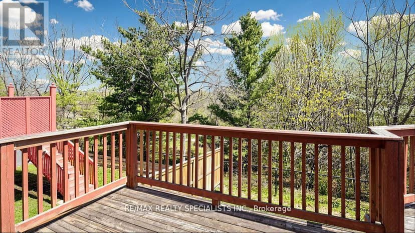 59 Sunforest Drive — photo 7 of 40