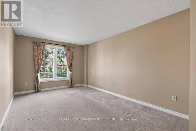 29 - 141 Welland Vale Road — photo 22 of 36