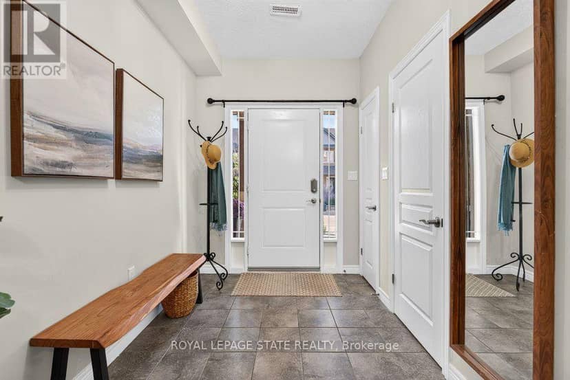 9 Bloom Crescent — photo 14 of 40