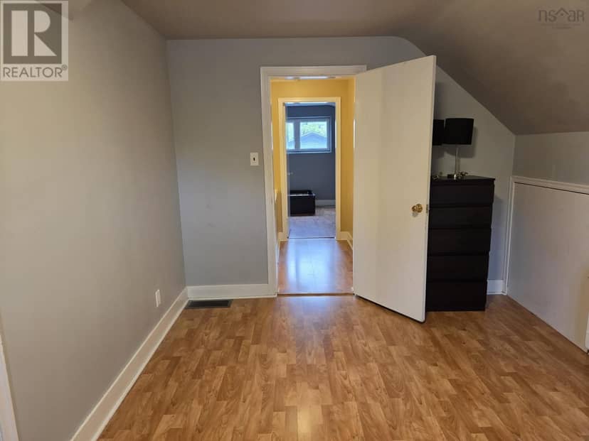 95 Higgins St — photo 18 of 24