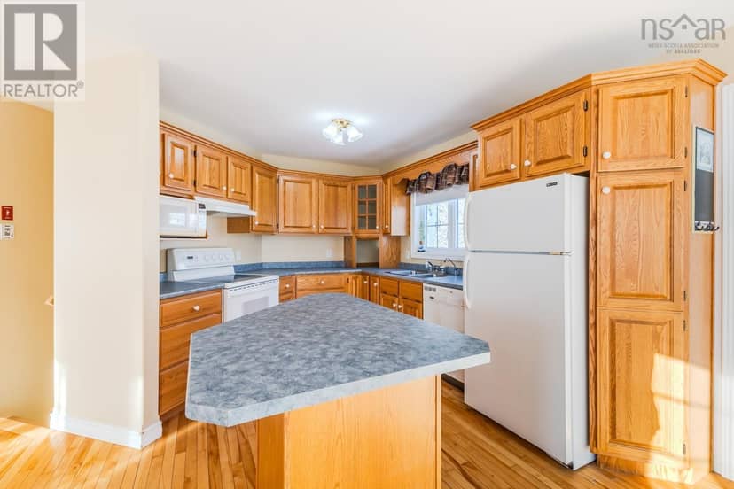 40 Silverwood Dr. — photo 15 of 40