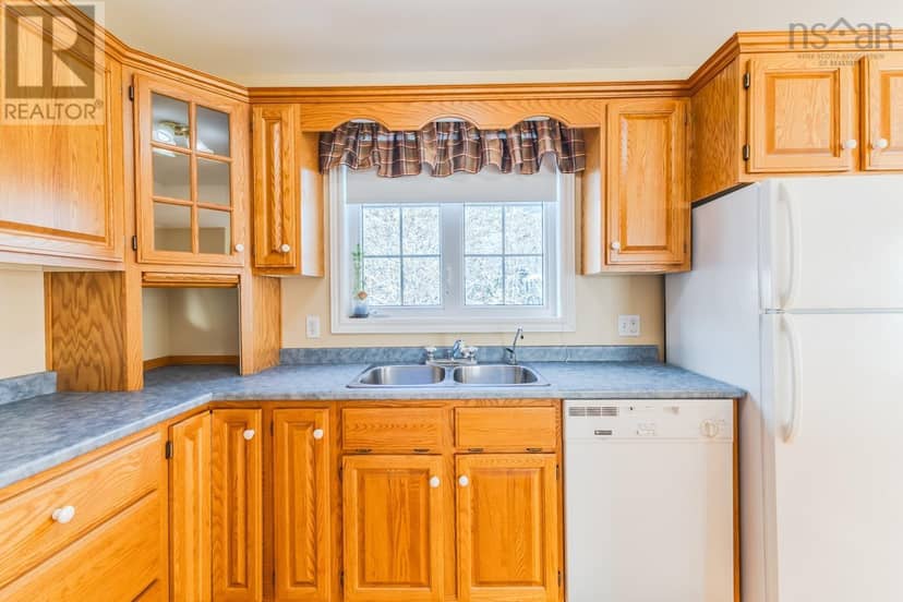 40 Silverwood Dr. — photo 18 of 40