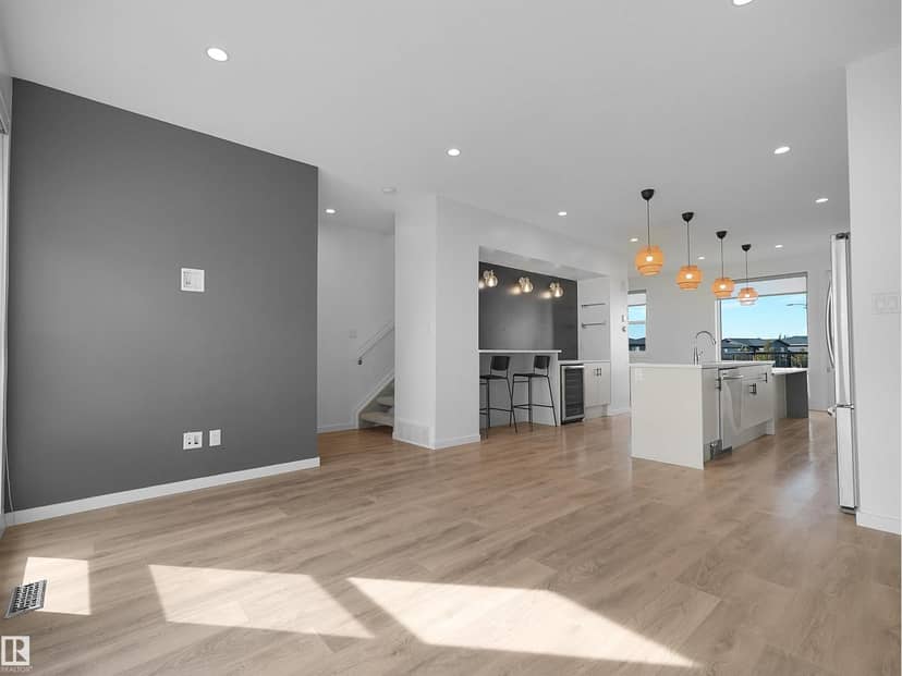 1704 Keene Cr SW — photo 13 of 40