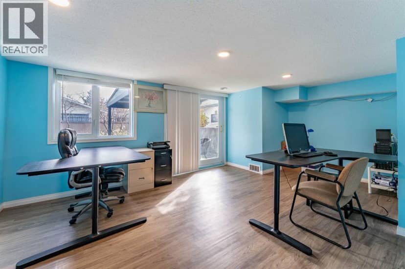 2018 Cottonwood Crescent SE — photo 18 of 34