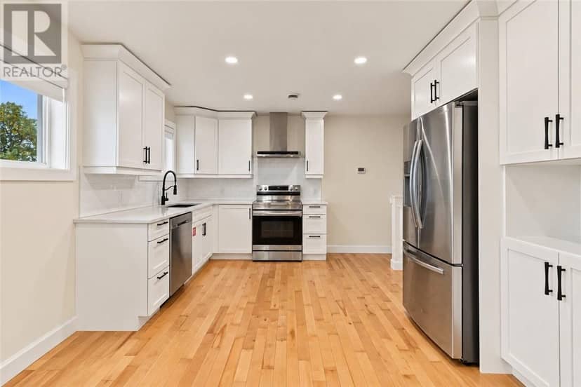 343 Sandra Boulevard — photo 11 of 40