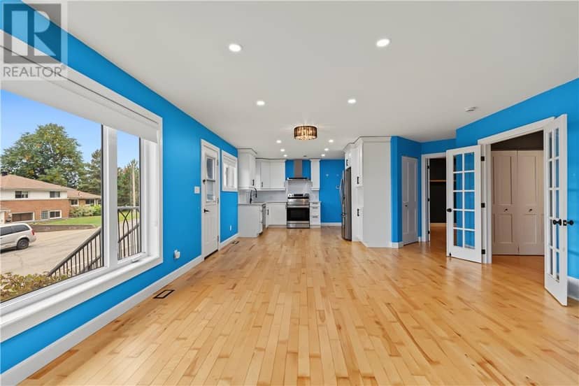 343 Sandra Boulevard — photo 8 of 40