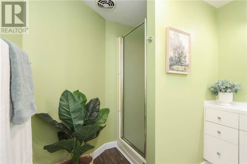 885 Adelaide Street — photo 37 of 40