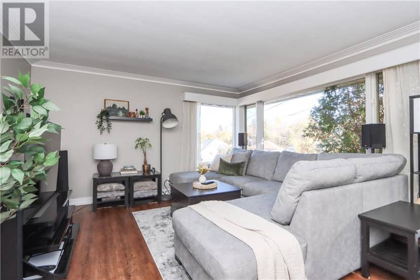 885 Adelaide Street, Sudbury, photo 3