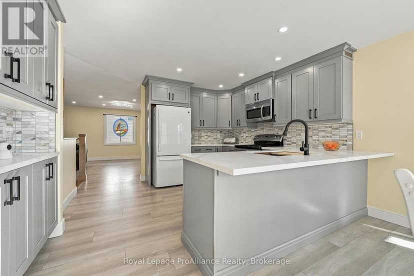 37 Reid Street — photo 11 of 40