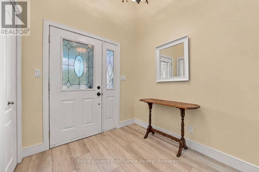 37 Reid Street, Quinte West, photo 2