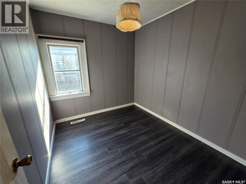 414 Young STREET — photo 11 of 24