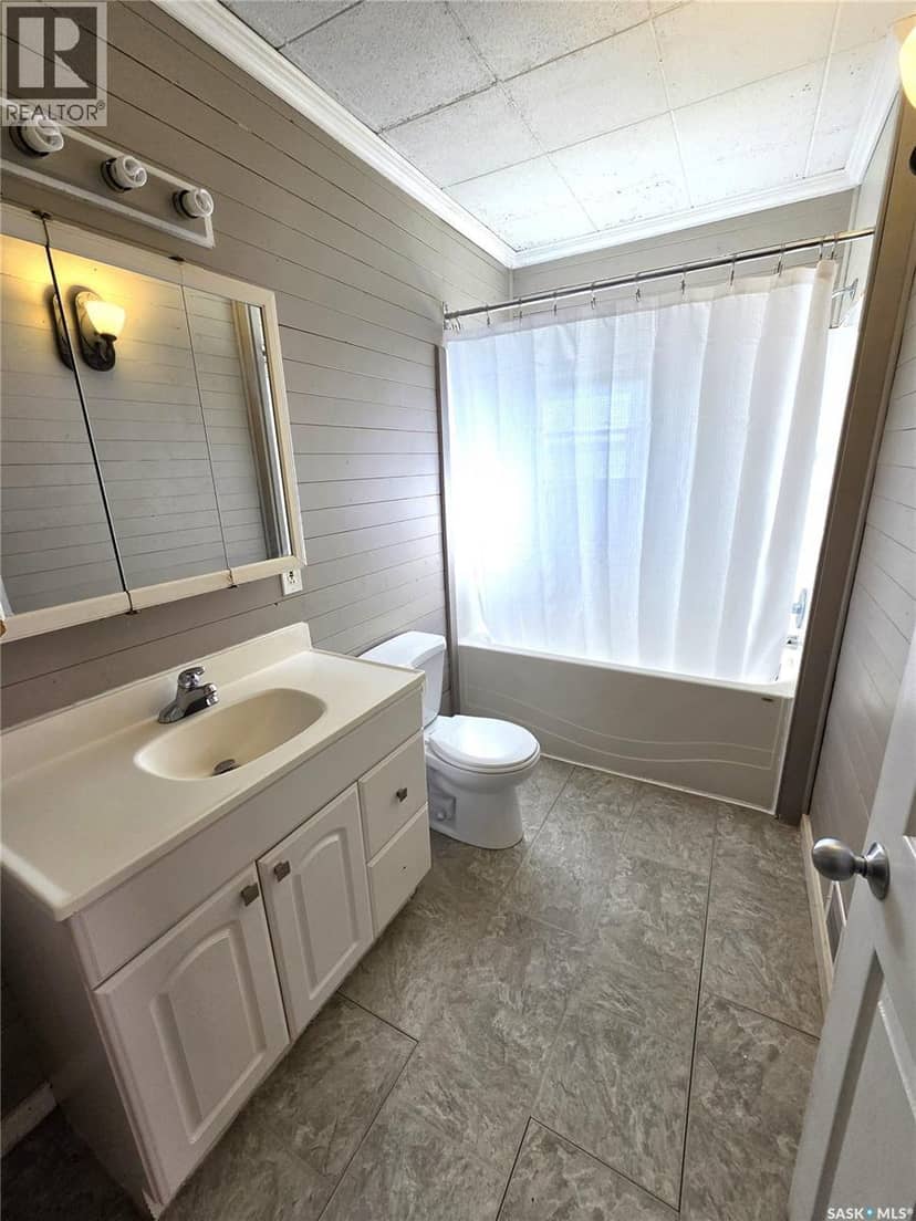414 Young STREET — photo 12 of 24