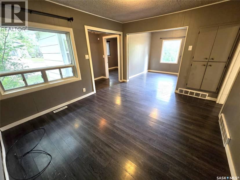 414 Young STREET — photo 14 of 24