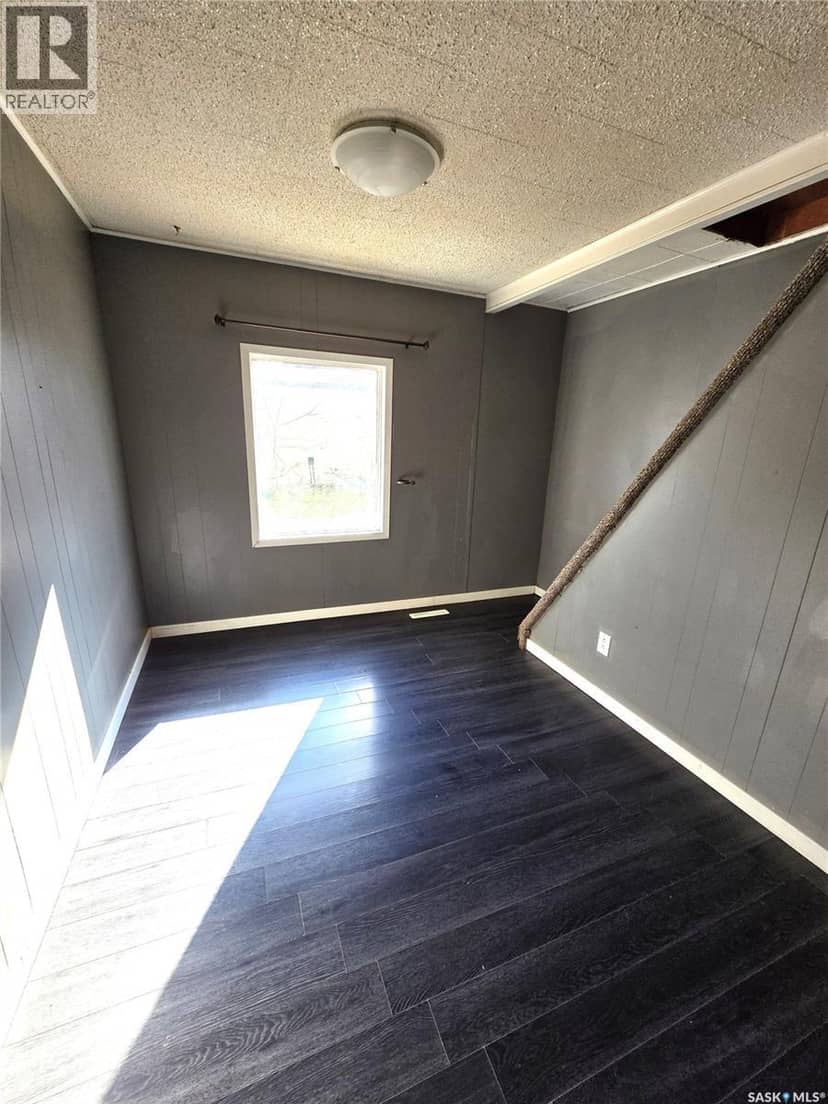 414 Young STREET — photo 16 of 24