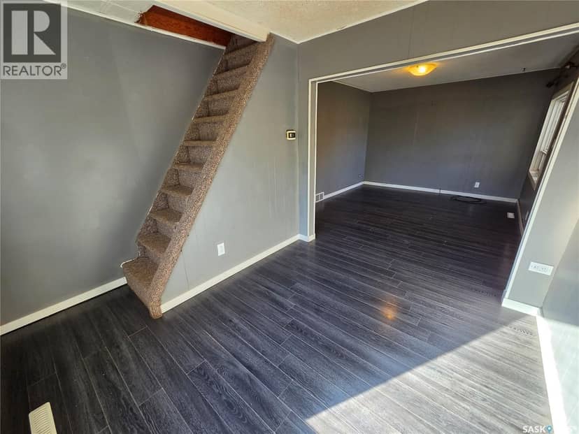 414 Young STREET — photo 17 of 24