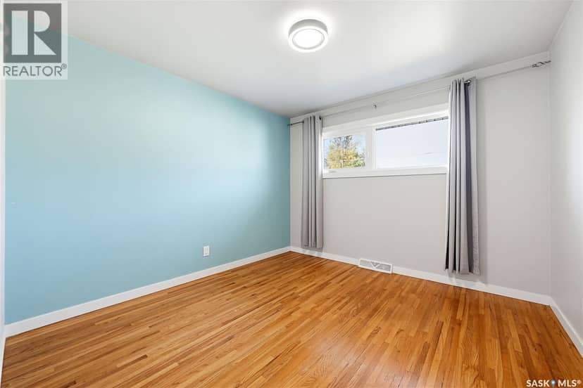 13 Stewart AVENUE — photo 12 of 40
