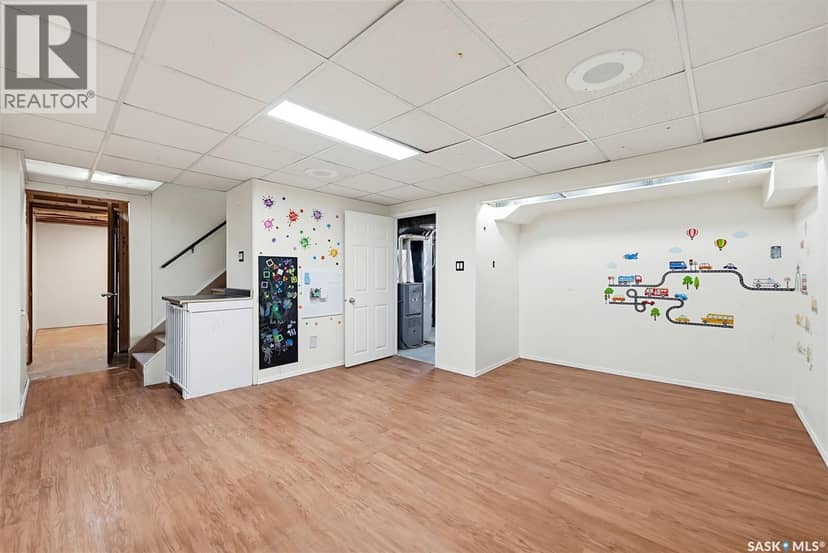 13 Stewart AVENUE — photo 18 of 40