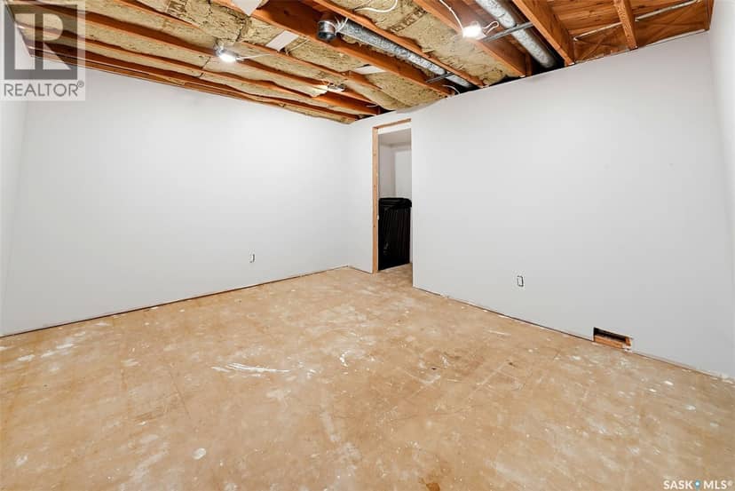 13 Stewart AVENUE — photo 21 of 40