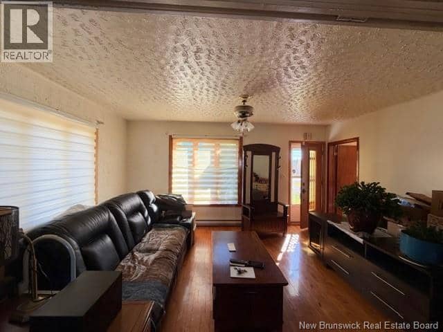 1287 des Pionniers Avenue — photo 7 of 31