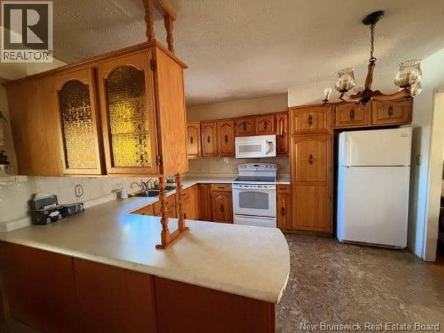1287 des Pionniers Avenue — photo 4 of 31