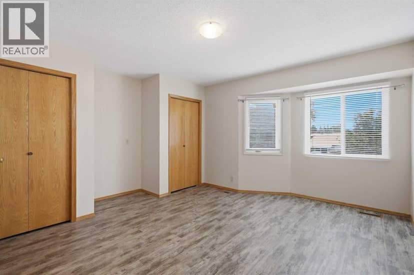 5414 45 Street — photo 21 of 34