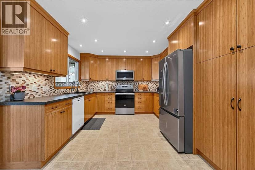 1032 Mayland Drive NE — photo 10 of 40