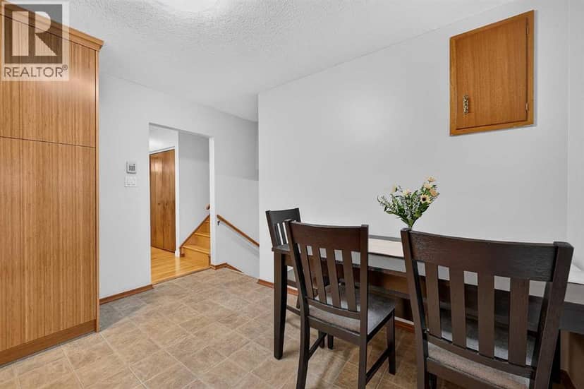 1032 Mayland Drive NE — photo 18 of 40