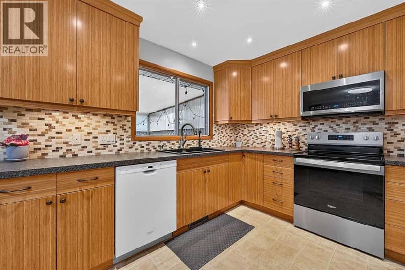 1032 Mayland Drive NE — photo 12 of 40