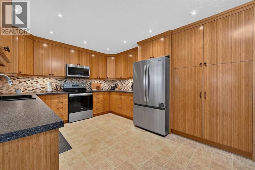1032 Mayland Drive NE — photo 13 of 40
