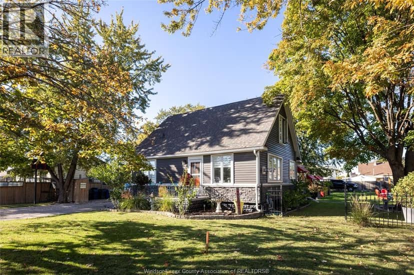 558 Edinborough STREET — photo 3 of 40