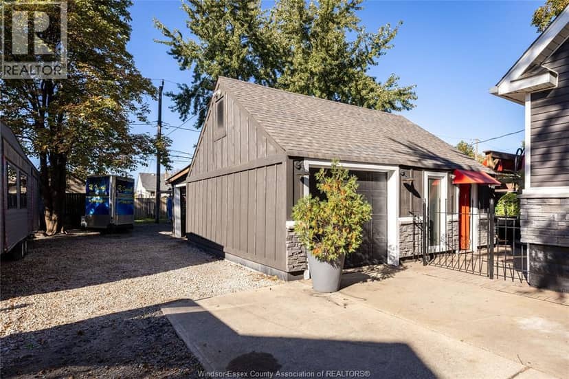 558 Edinborough STREET — photo 5 of 40