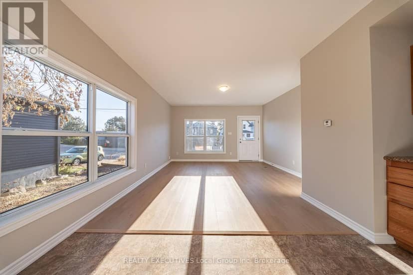860 Worthington Street E — photo 15 of 31