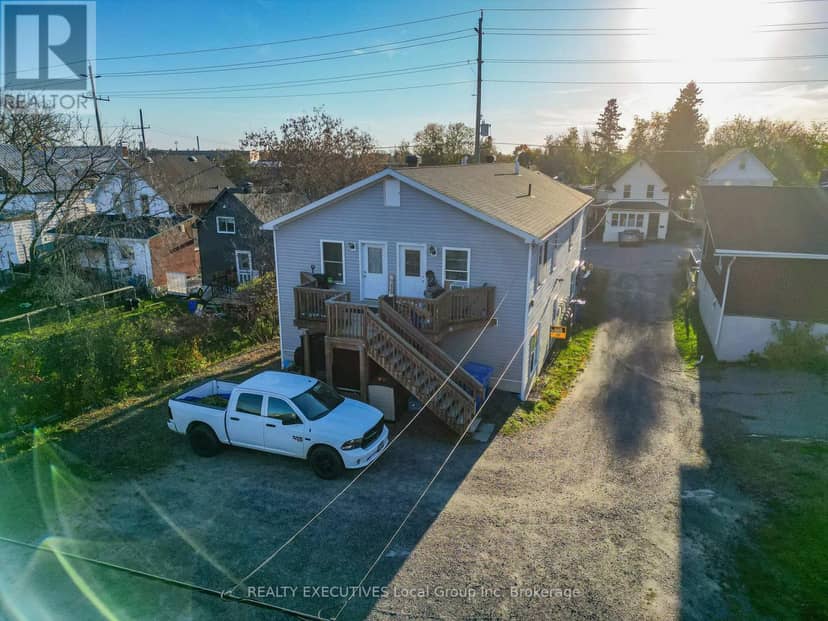 860 Worthington Street E, North Bay, photo 3