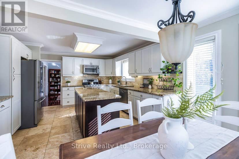 14 Christie Crescent — photo 14 of 40