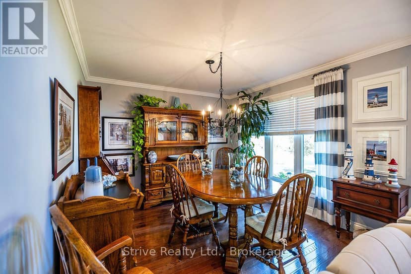 14 Christie Crescent — photo 25 of 40