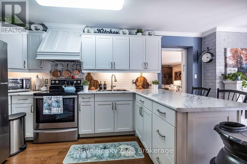 14 Christie Crescent — photo 26 of 40