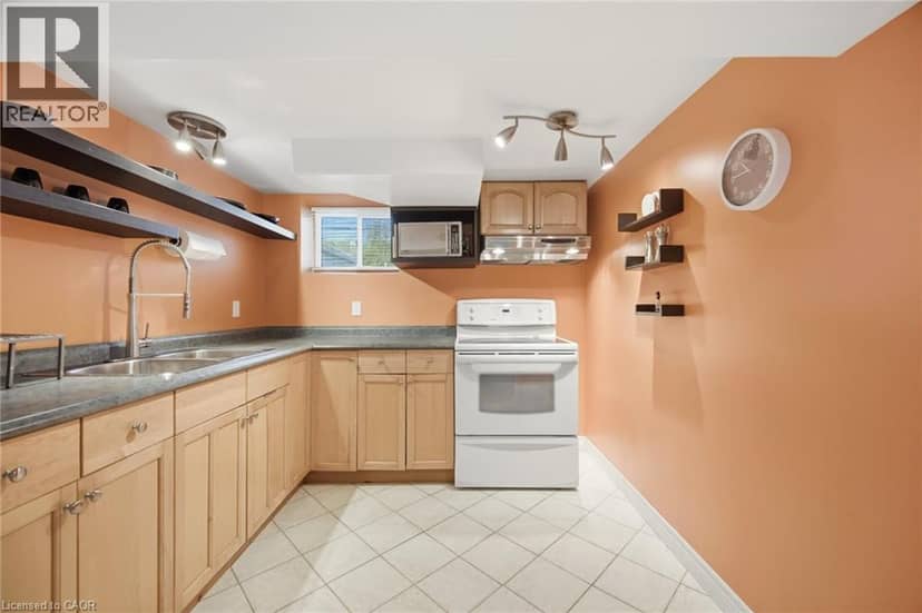 94 CLARENDON Avenue — photo 33 of 40