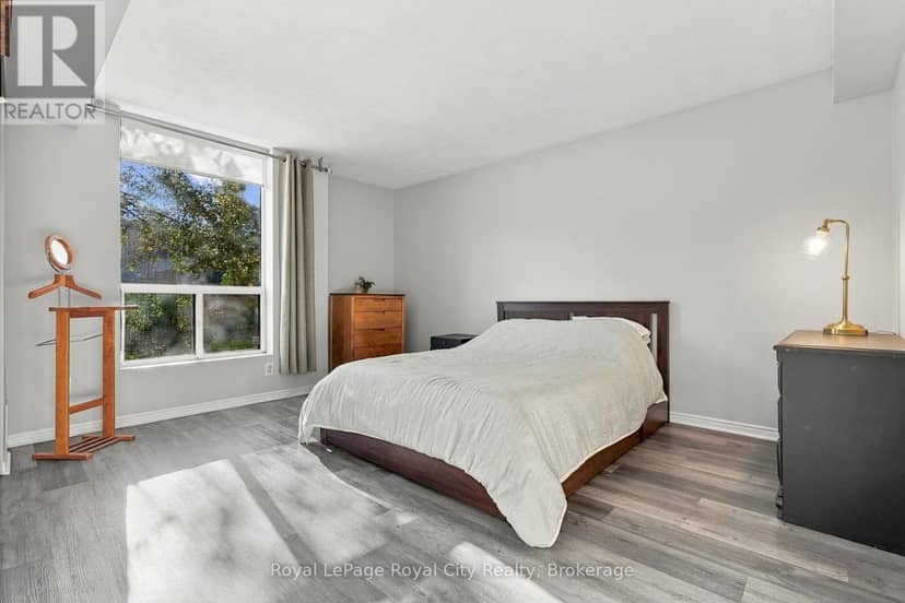 102 - 107 Bagot Street — photo 20 of 40