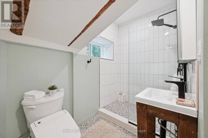 37 Arthur Street N — photo 20 of 40