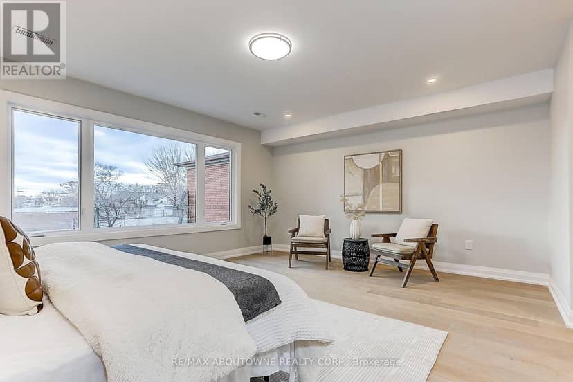564 Dufferin Street — photo 28 of 40