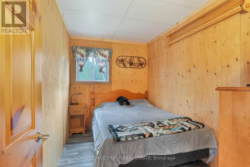 989 North McKenzie Lake Road — photo 17 of 40