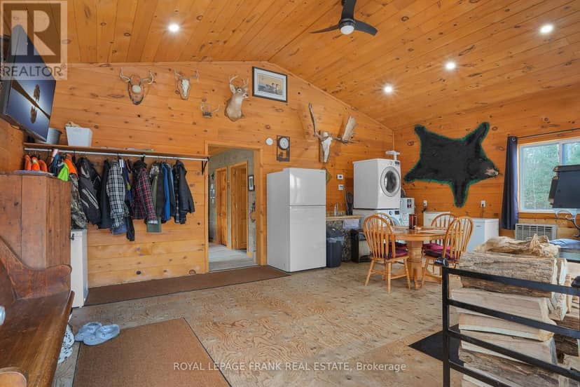 989 North McKenzie Lake Road — photo 9 of 40
