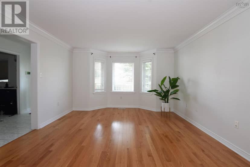 10 Blanchard Crescent — photo 10 of 40