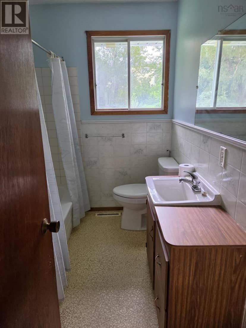 46 Minerva Drive — photo 11 of 14