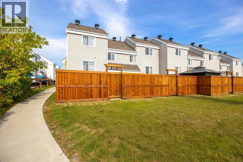 10, 701 Beacon hill Drive, Fort McMurray, photo 2